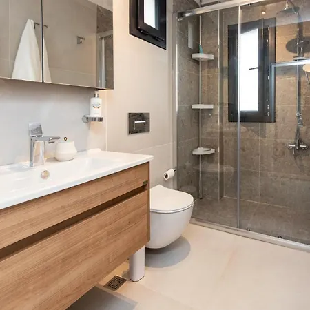 Spacious With Terrace And Sea View In Bodrum Giriş