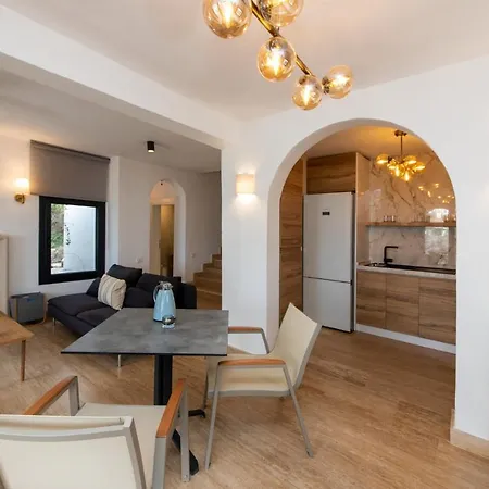 Spacious With Terrace And Sea View In Bodrum Villa Giris